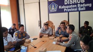 Rapat Evaluasi Forum Lalu Lintas dan Angkutan Jalan (LLAJ) di Ruang Rapat Kepala Dinas Perhubungan Badung, Puspem Badung, Kamis (2/7/2026).