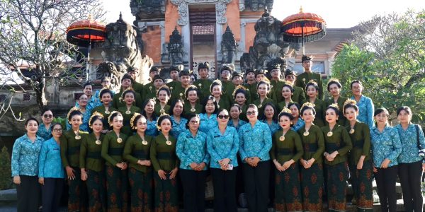 Paduan Suara Kabupaten Tabanan pada Puncak Peringatan Hari Kesatuan Gerak (HKG) PKK ke-54 Tingkat Provinsi Bali Tahun 2026.