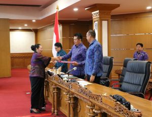 Rapat Paripurna DPRD Provinsi Bali, Jumat (10/7/2026).