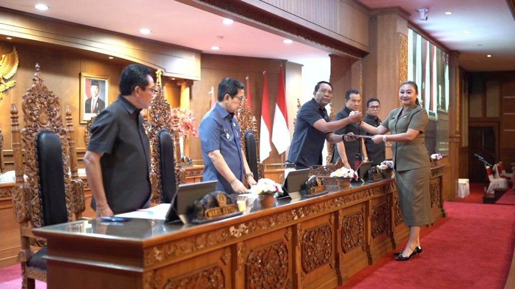 Rapat Paripurna Pandangan Umum Fraksi atas Ranperda Pertanggungjawaban Pelaksanaan APBD 2025, Senin (13/7) di Ruang Sidang Utama Gosana.