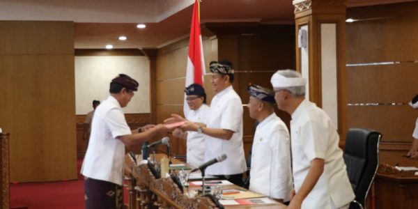 Rapat Paripurna DPRD Provinsi Bali, Selasa (14/7) di Ruang Rapat Uttama.