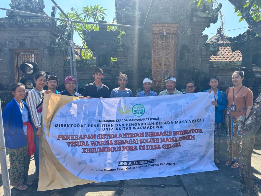 Tim Pengabdian kepada Masyarakat (PkM) Unwar di Pura Kawitan Pasek Gelgel Bendesa Tangkas Kori Agung, Banjar Tangkas, Desa Gelgel, Kabupaten Klungkung, Minggu (14/6).