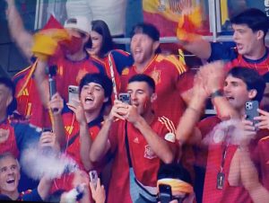 Euforia Sporter Spanyol usai Pertandingan Melawan Prancis.