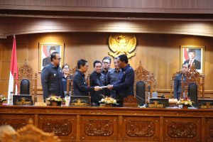 Rapat Paripurna DPRD Kabupaten Badung, Selasa (21/7) di Ruang Sidang Utaa Gosana.