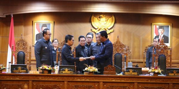 Rapat Paripurna DPRD Kabupaten Badung, Selasa (21/7) di Ruang Sidang Utaa Gosana.