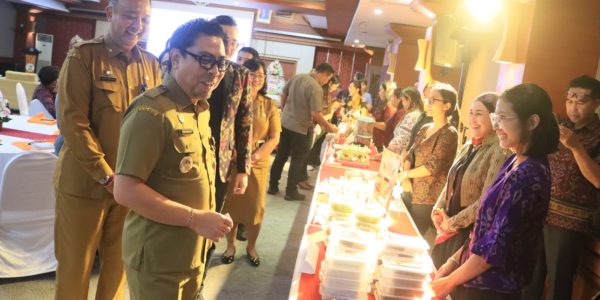 Wakil Walikota Denpasar, I Kadek Agus Arya Wibawa dalam kesempatan membuka penyelenggaraan Temu Usaha Penanaman Modal Tahun 2026 yang digelar DPMPTSP Kota Denpasar di Graha Sewakadarma, Lumintang, Senin (27/7).