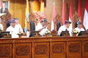 Rapat Paripurna DPRD Kabupaten Badung, Kamis (6/8).
