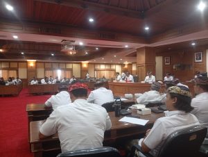 Rapat Badan Anggaran DPRD Kabupaten Badung bersama Tim Anggaran Pemerintah Daerah, pada Kamis (13/8).