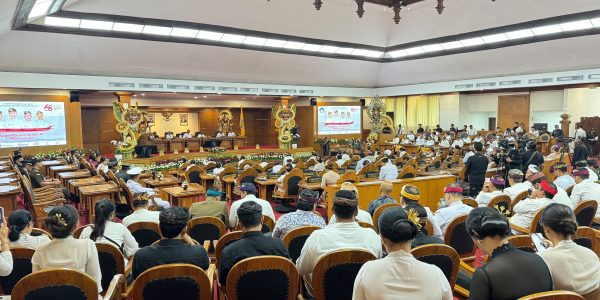 Sidang Paripurna Istimewa DPRD Provinsi Bali memperingati Hari Jadi ke-68 Provinsi Bali di Ruang Sidang Utama DPRD Bali, Denpasar, Jumat (14/8/2026).