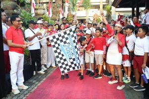 Fun Walk dalam rangka menyemarakkan HUT ke-81 Kemerdekaan Republik Indonesia di Denpasar, Sabtu (16/8).