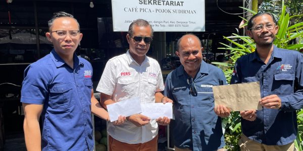 Tiga Organisasi Pers AMSI, JMSI dan SMSI Penyerahan donasi untuk korban Bencana NTT.