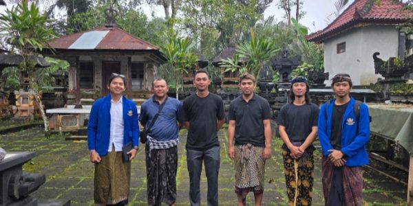 Pengabdian kepada Masyarakat (PKM) Universitas Warmadewa di Pura Paibon Pasek di Banjar Dinas Dukuh, Desa Sibetan, Kecamatan Bebandem, Kabupaten Karangasem.
