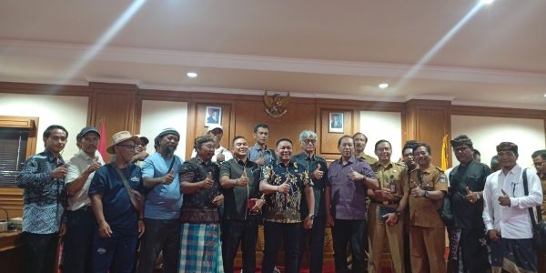 Komisi I DPRD Kabupaten Badung bersama Tokoh Masyarakat Munggu dan Para Pekaseh Subak.