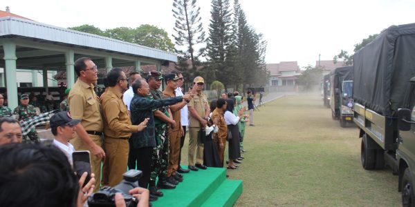 Pelepasan Bantuan Logistik dari Pemerintah Provinsi Bali dan kabupaten/kota untuk NTT, Senin (31/8).