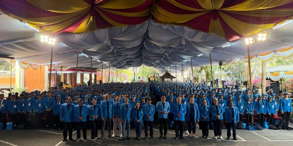 Warmadewa Muda Universitas Warmadewa (Unwar) mengikuti rangkaian Pengenalan Kehidupan Kampus bagi Mahasiswa Baru (PKKMB) tahun akademik 2026.