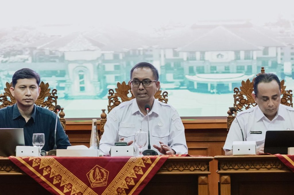 Kepala Dinas Komunikasi dan Informatika (Diskominfo) Badung, Ketut Gede Arta (tengah).