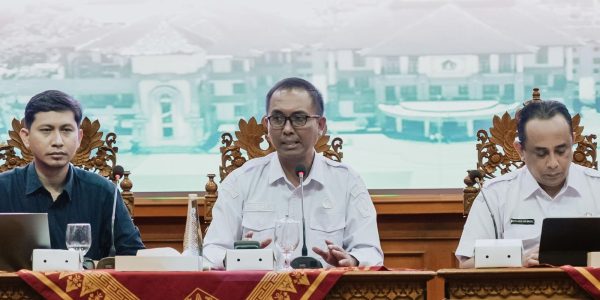 Kepala Dinas Komunikasi dan Informatika (Diskominfo) Badung, Ketut Gede Arta (tengah).