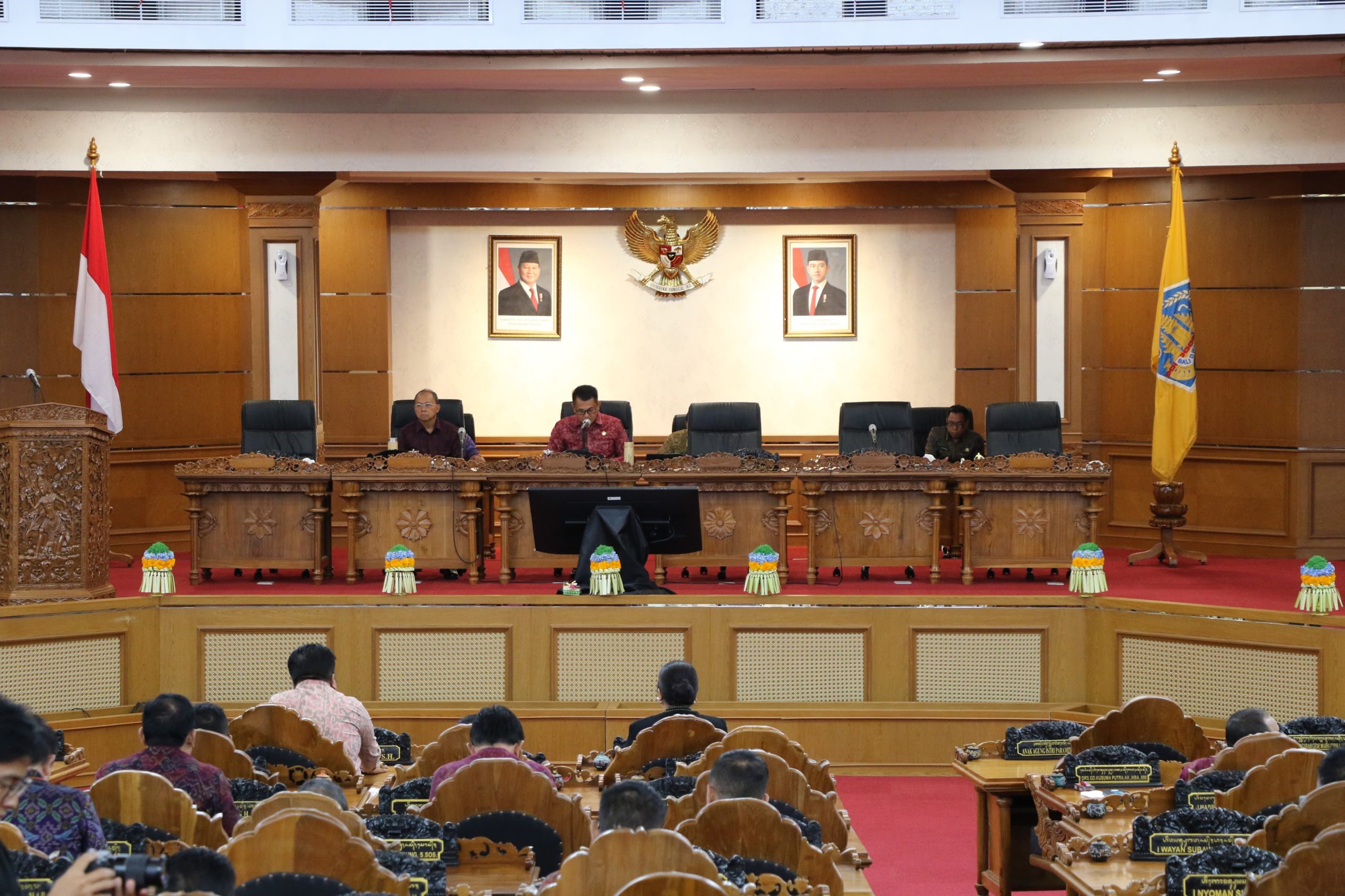 Rapat Paripurna DPRD Provinsi Bali, Senin (7/9).